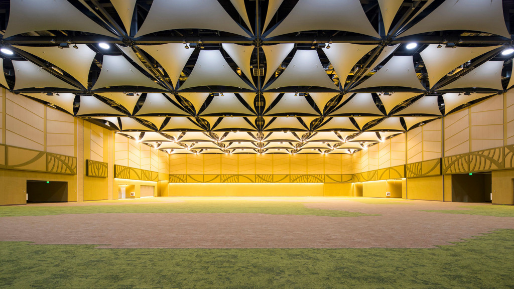 Khu hội trường trung tâm hội nghị rộng lớn với thiết kế không gian ấn tượng